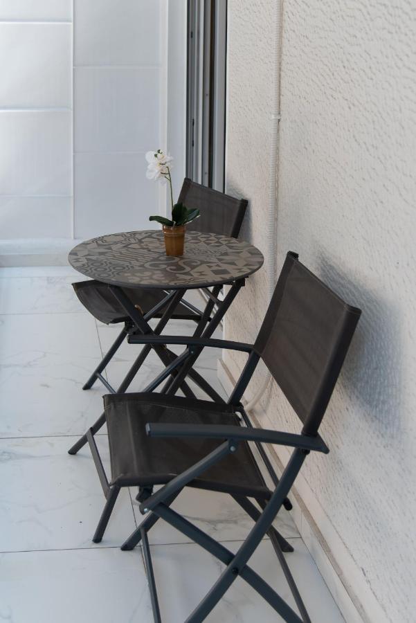 Medluxe Comfort Apartment Athena Bagian luar foto